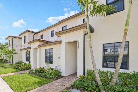 Купить таунхаус в Хомстед, Флорида 3 спальни, 123.37м2, № 2064340 - фото 4