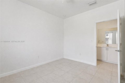 Купить таунхаус в Хомстед, Флорида 3 спальни, 123.37м2, № 2064340 - фото 16