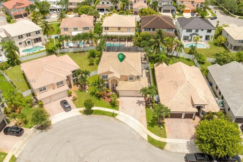 Купить виллу или дом в Мирамар, Флорида 4 спальни, 319.49м2, № 1953335 - фото 19