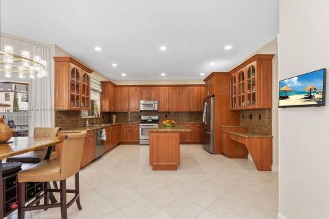 House in Miramar, Florida 4 bedrooms, 319.49 sq.m. № 1953335 - photo 1