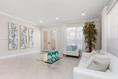 Купить виллу или дом в Мирамар, Флорида 4 спальни, 319.49м2, № 1953335 - фото 24