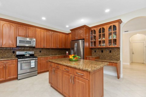 House in Miramar, Florida 4 bedrooms, 319.49 sq.m. № 1953335 - photo 5