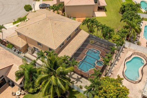 Купить виллу или дом в Мирамар, Флорида 4 спальни, 319.49м2, № 1953335 - фото 22