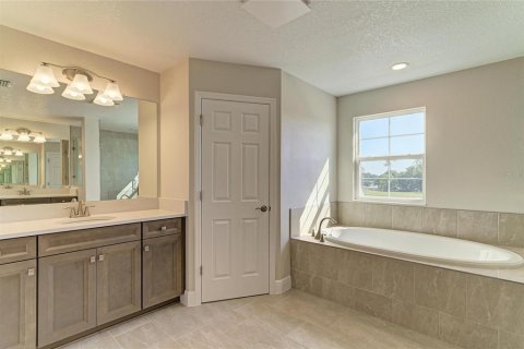 Villa ou maison à vendre à Dade City, Floride: 5 chambres, 330.55 m2 № 2236359 - photo 8