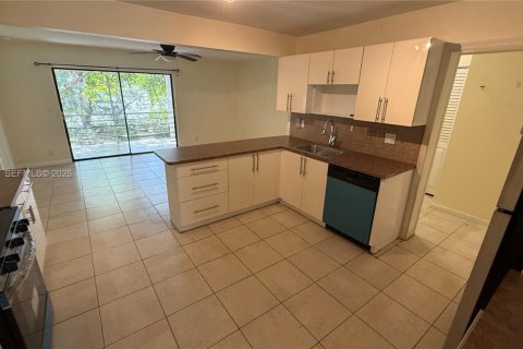 Copropriété à louer à Coral Springs, Floride: 3 chambres, 145.86 m2 № 2077766 - photo 6