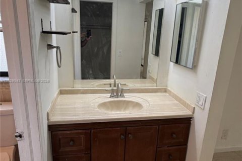Copropriété à louer à Coral Springs, Floride: 3 chambres, 145.86 m2 № 2077766 - photo 16