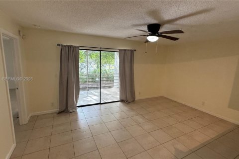 Copropriété à louer à Coral Springs, Floride: 3 chambres, 145.86 m2 № 2077766 - photo 9