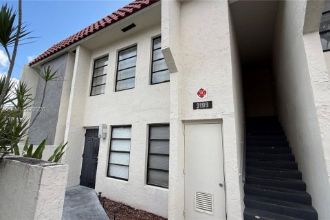 Copropriété à louer à Coral Springs, Floride: 3 chambres, 145.86 m2 № 2077766 - photo 2