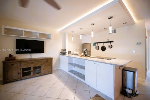 Condo in Fort Lauderdale, Florida, 1 bedroom  № 1950500 - photo 6