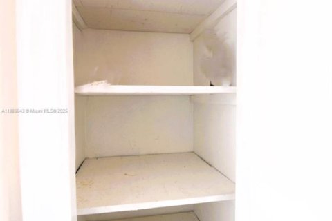 Condo in Fort Lauderdale, Florida, 1 bedroom  № 1950500 - photo 24