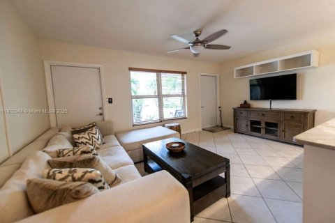Condo in Fort Lauderdale, Florida, 1 bedroom  № 1950500 - photo 7