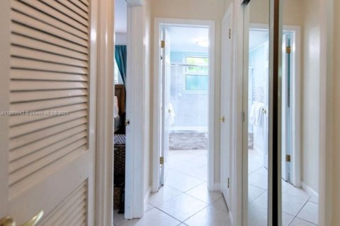 Condo in Fort Lauderdale, Florida, 1 bedroom  № 1950500 - photo 21