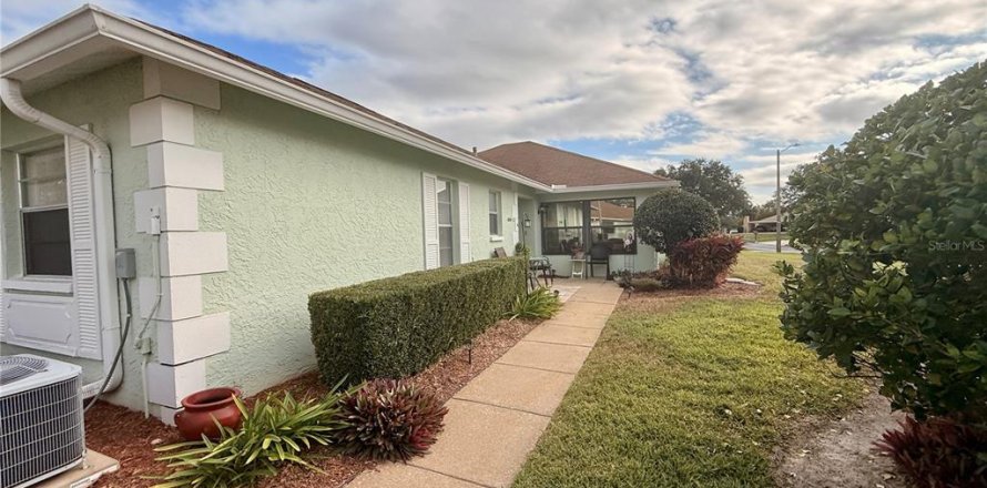 Condo à Port Richey, Floride, 2 chambres  № 2231430
