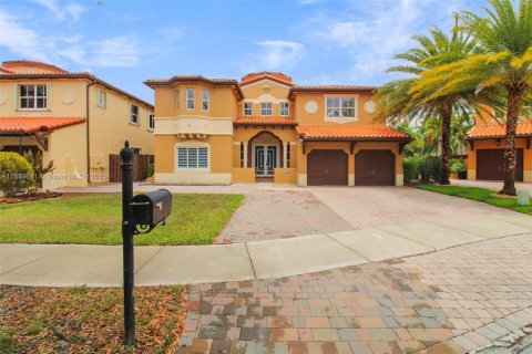House in Miami, Florida 4 bedrooms, 301.28 sq.m. № 1939170 - photo 4