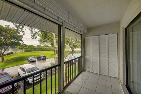 Condo in Boynton Beach, Florida, 2 bedrooms  № 1958705 - photo 13