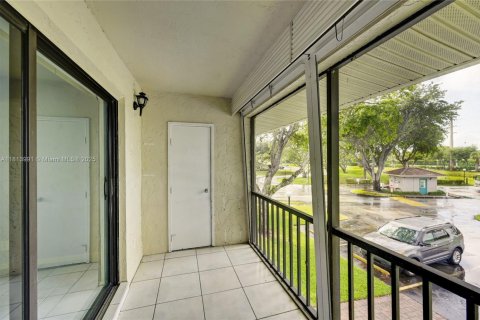 Condo in Boynton Beach, Florida, 2 bedrooms  № 1958705 - photo 15