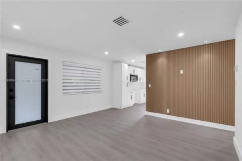 Villa ou maison à vendre à Fort Lauderdale, Floride: 2 chambres, 83.61 m2 № 1941074 - photo 5
