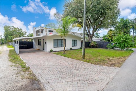 Villa ou maison à vendre à Fort Lauderdale, Floride: 2 chambres, 83.61 m2 № 1941074 - photo 2