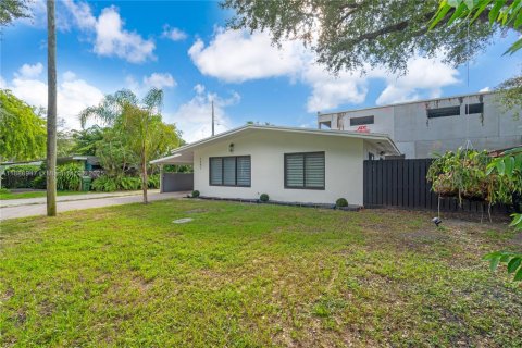 Villa ou maison à vendre à Fort Lauderdale, Floride: 2 chambres, 83.61 m2 № 1941074 - photo 3