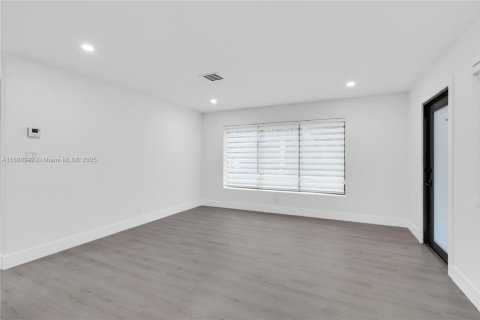 Villa ou maison à vendre à Fort Lauderdale, Floride: 2 chambres, 83.61 m2 № 1941074 - photo 7