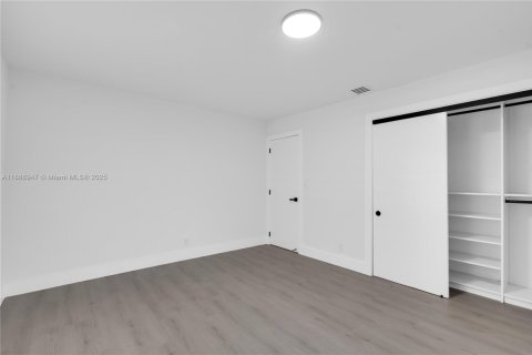 Villa ou maison à vendre à Fort Lauderdale, Floride: 2 chambres, 83.61 m2 № 1941074 - photo 14