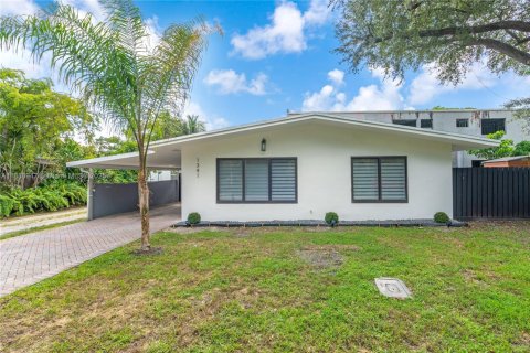 Villa ou maison à vendre à Fort Lauderdale, Floride: 2 chambres, 83.61 m2 № 1941074 - photo 1