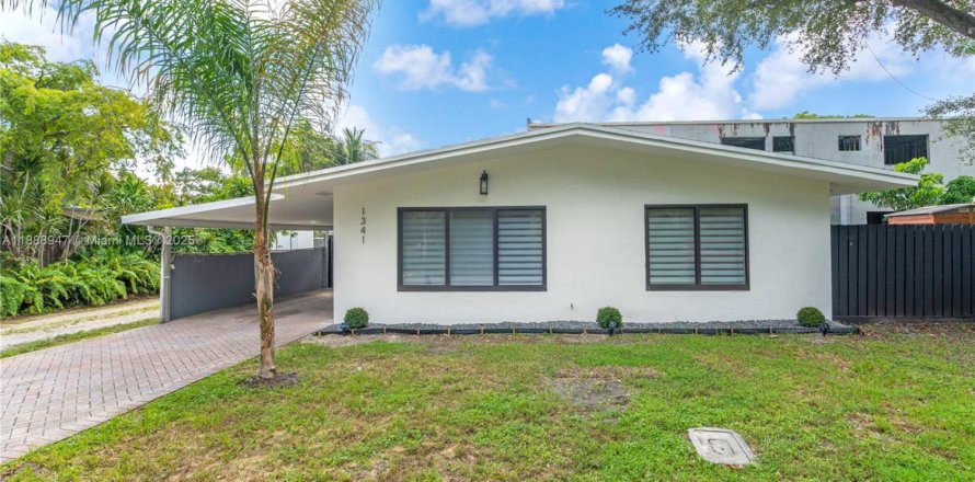 Casa en Fort Lauderdale, Florida 2 dormitorios, 83.61 m2 № 1941074