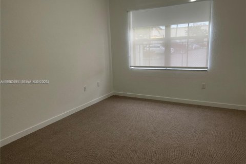 Condo in Miami, Florida, 3 bedrooms  № 1997182 - photo 10