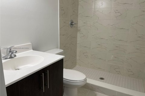 Condo in Miami, Florida, 3 bedrooms  № 1997182 - photo 11