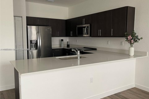 Condo in Miami, Florida, 3 bedrooms  № 1997182 - photo 6