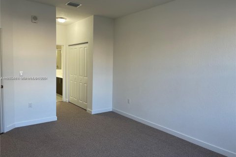 Condo in Miami, Florida, 3 bedrooms  № 1997182 - photo 13