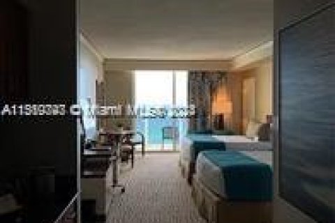 Condo in Sunny Isles Beach, Florida  № 1865201 - photo 1