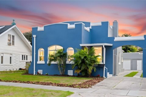 Casa en Saint Petersburg, Florida 2 dormitorios, 133.5 m2 № 2095773