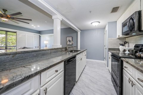 Condo in Palm Harbor, Florida, 2 bedrooms  № 1528919 - photo 15