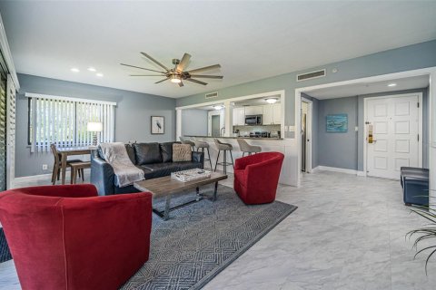 Condo in Palm Harbor, Florida, 2 bedrooms  № 1528919 - photo 27