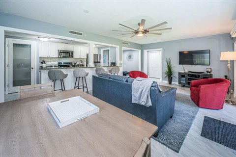 Condo in Palm Harbor, Florida, 2 bedrooms  № 1528919 - photo 29