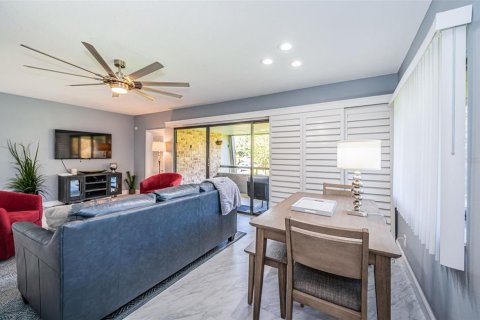 Condo in Palm Harbor, Florida, 2 bedrooms  № 1528919 - photo 28