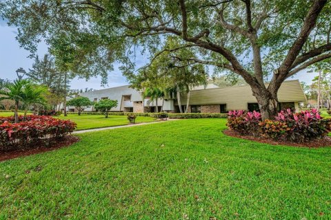 Condo in Palm Harbor, Florida, 2 bedrooms  № 1528919 - photo 5