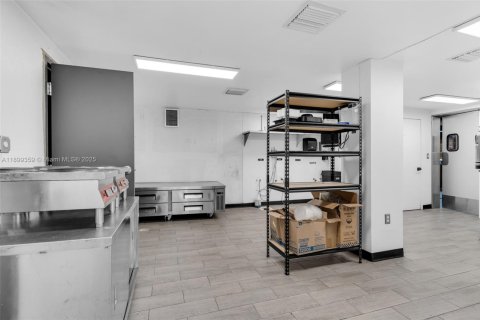 Apartment in Miami, Florida 2 bedrooms № 1952603 - photo 24