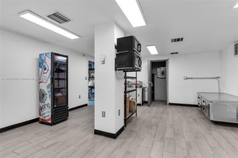 Apartment in Miami, Florida 2 bedrooms № 1952603 - photo 22