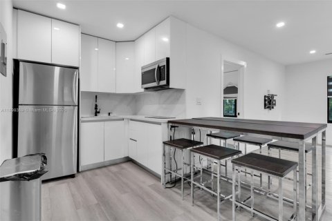 Apartment in Miami, Florida 2 bedrooms № 1952603 - photo 6