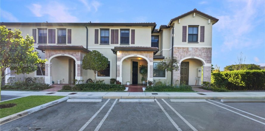 Таунхаус в Хайалиа, Флорида 1 комната, 153.29м2 № 2017737