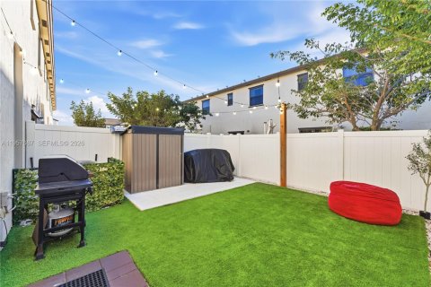 Купить таунхаус в Хайалиа, Флорида 1 комната, 153.29м2, № 2017737 - фото 2