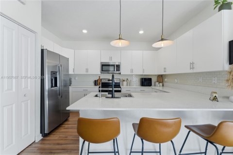 Купить таунхаус в Хайалиа, Флорида 1 комната, 153.29м2, № 2017737 - фото 11