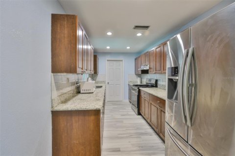 Casa en alquiler en Saint Petersburg, Florida, 4 dormitorios, 152.27 m2 № 1829633 - foto 15