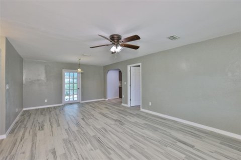 Casa en alquiler en Saint Petersburg, Florida, 4 dormitorios, 152.27 m2 № 1829633 - foto 10
