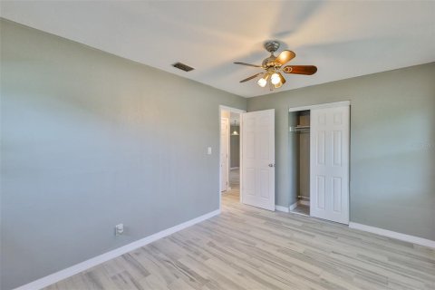 Casa en alquiler en Saint Petersburg, Florida, 4 dormitorios, 152.27 m2 № 1829633 - foto 27