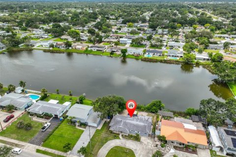 Casa en alquiler en Saint Petersburg, Florida, 4 dormitorios, 152.27 m2 № 1829633 - foto 2