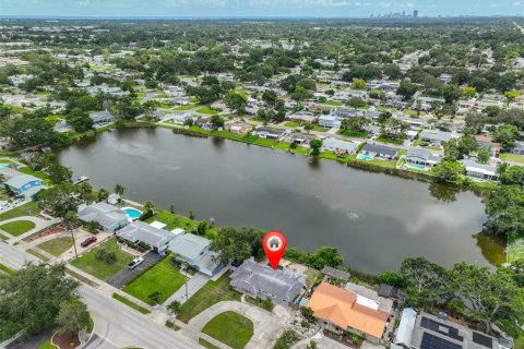 Casa en alquiler en Saint Petersburg, Florida, 4 dormitorios, 152.27 m2 № 1829633 - foto 4