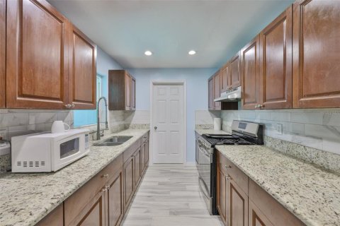 Casa en alquiler en Saint Petersburg, Florida, 4 dormitorios, 152.27 m2 № 1829633 - foto 17